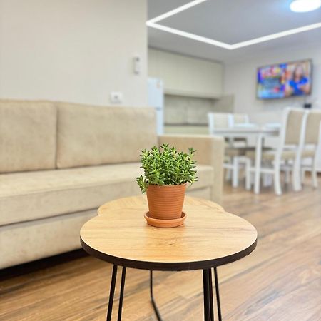 Flors Apartments Дуррес Экстерьер фото